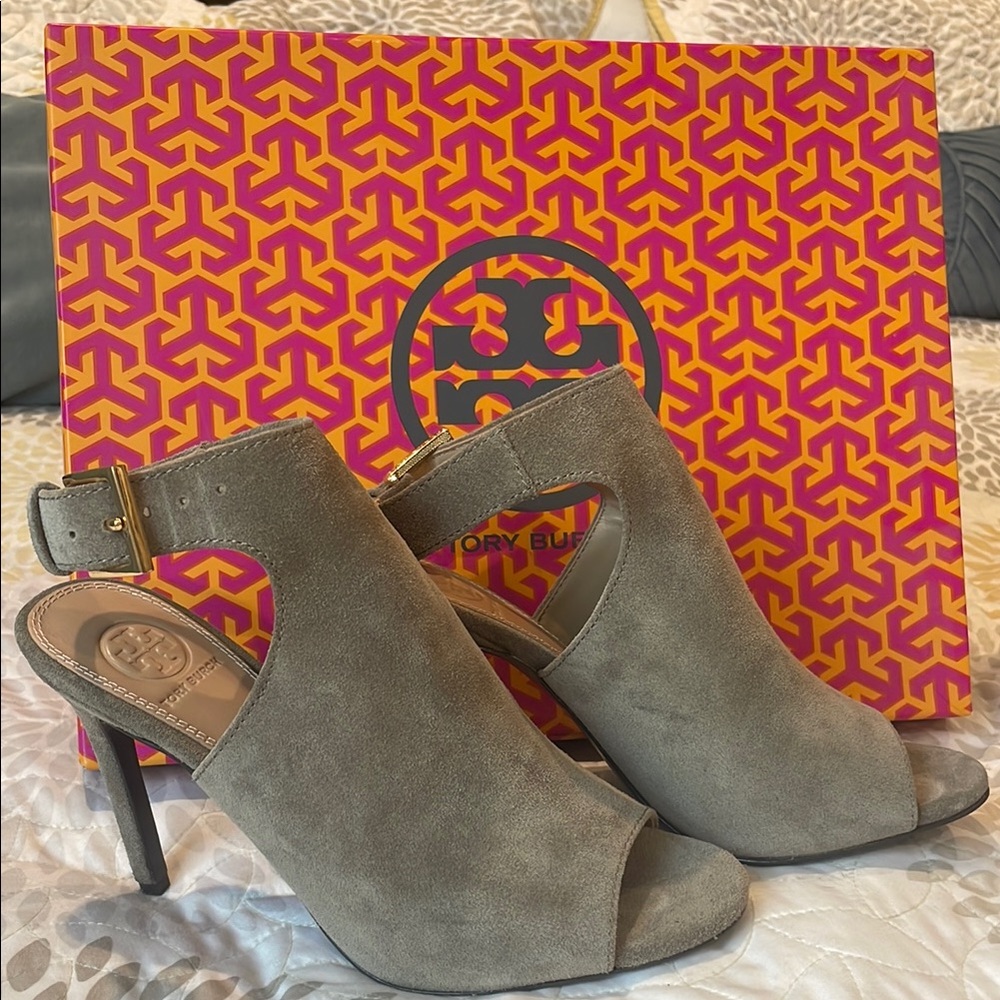 Tory Burch Gray Heels with Modern Design
